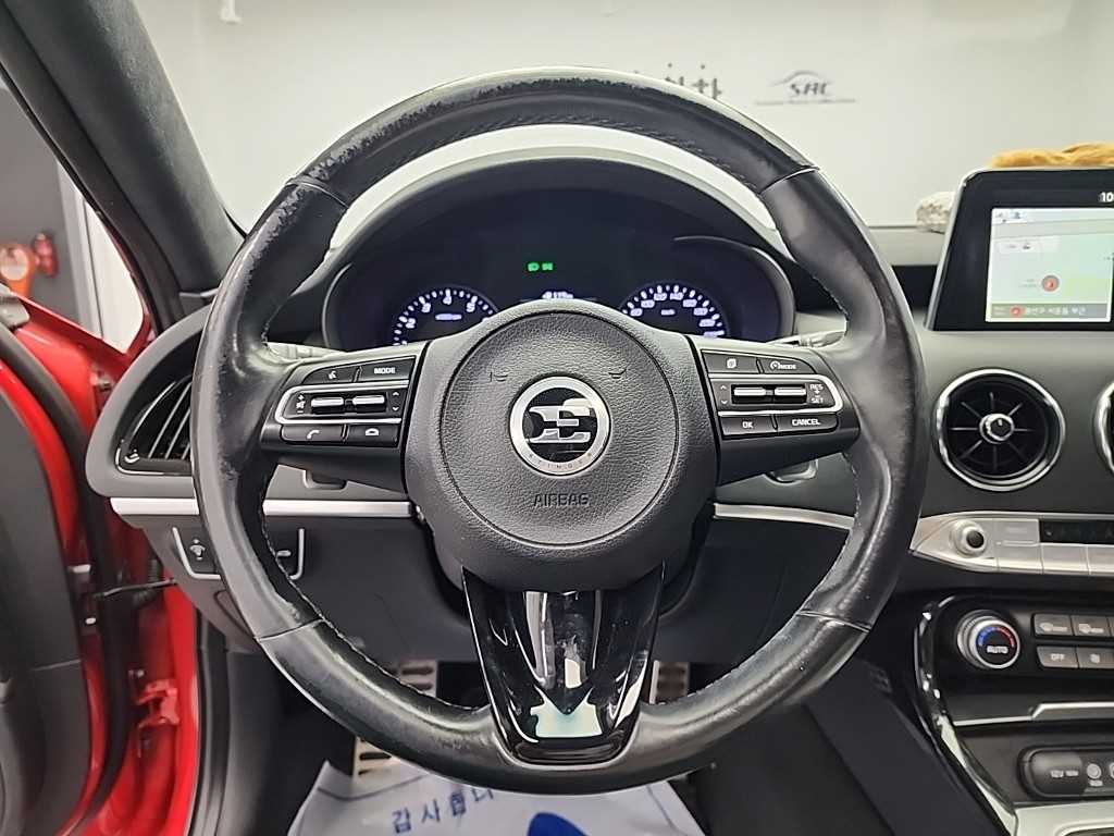 KIA Stinger - Vista 9