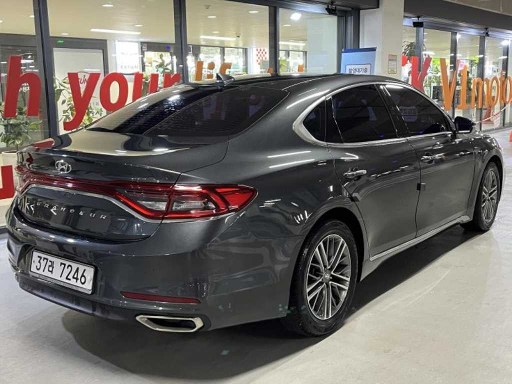 HYUNDAI Grandeur - Vista 4