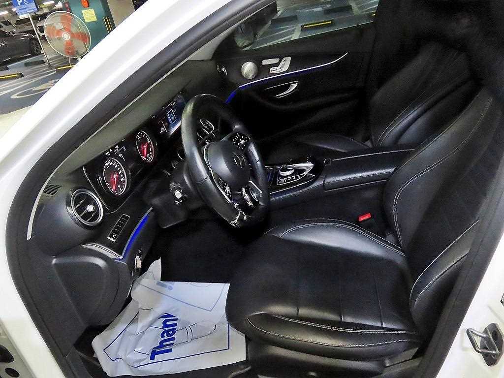 Mercedes Benz E class - Vista 6