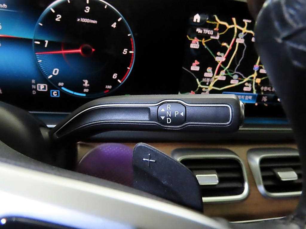 Mercedes Benz GLS Class - Vista 11