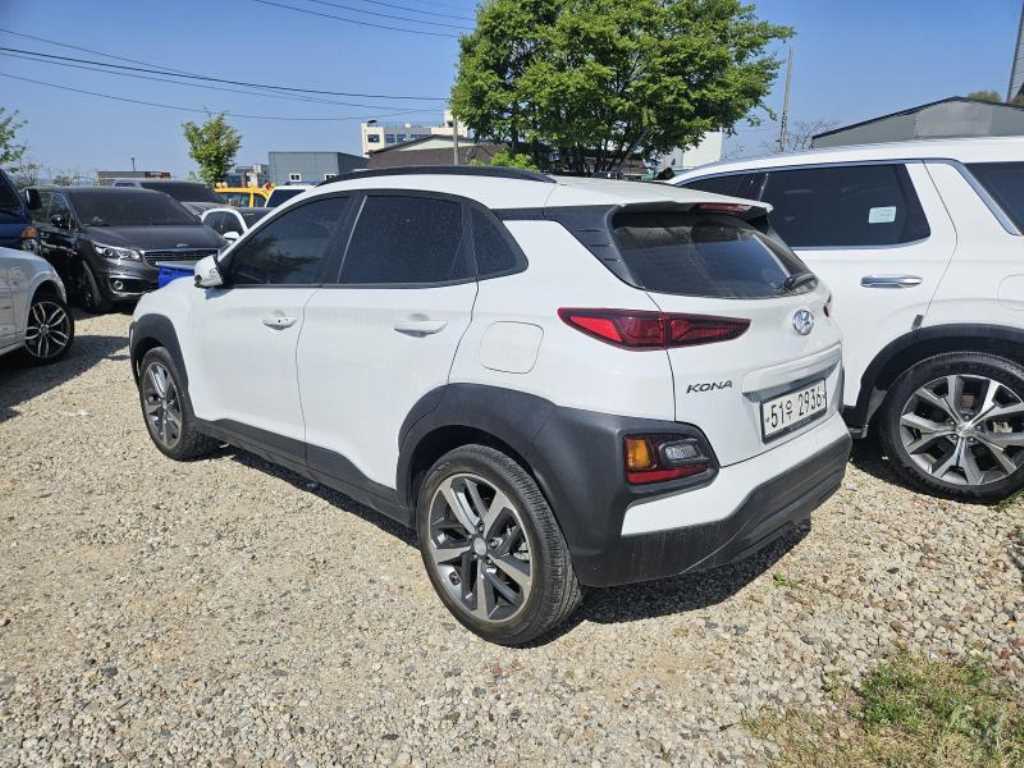 HYUNDAI Kona - Vista 3
