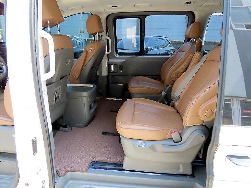 HYUNDAI Staria - Vista 6