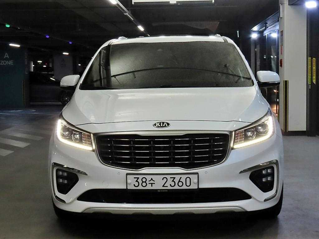 KIA Carnival - Vista 2