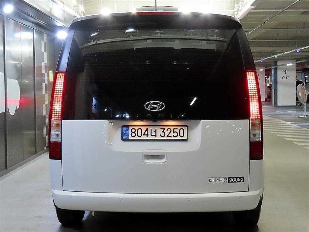 HYUNDAI Staria - Vista 5