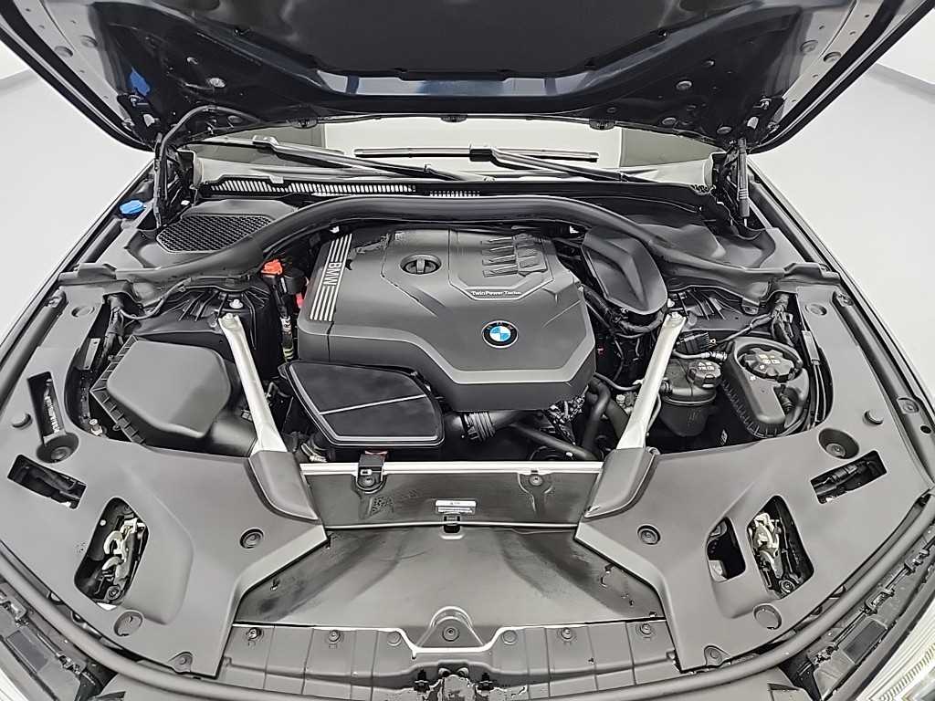 BMW 5 Series - Vista 5