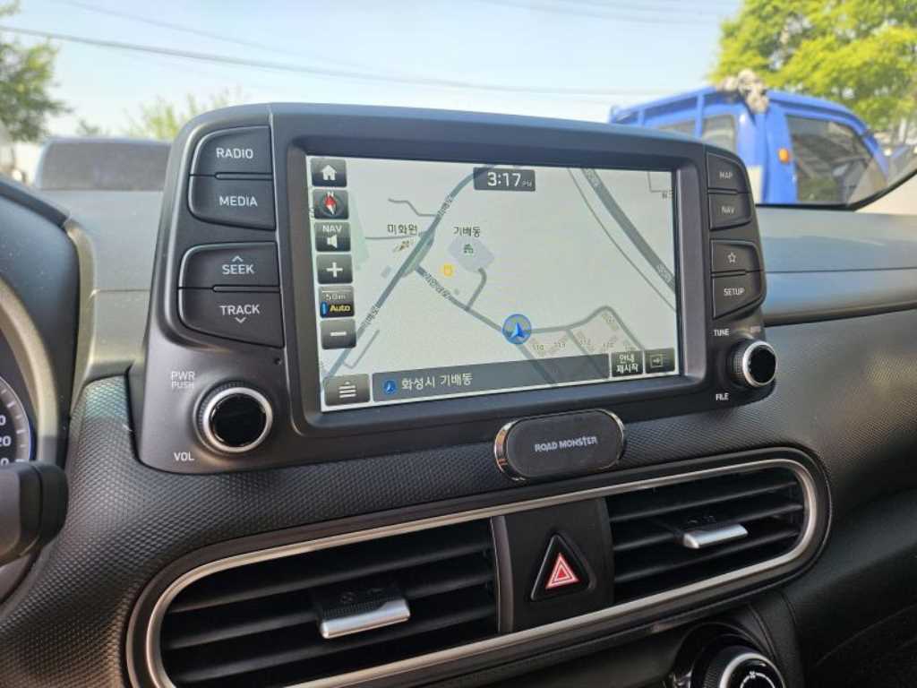HYUNDAI Kona - Vista 12