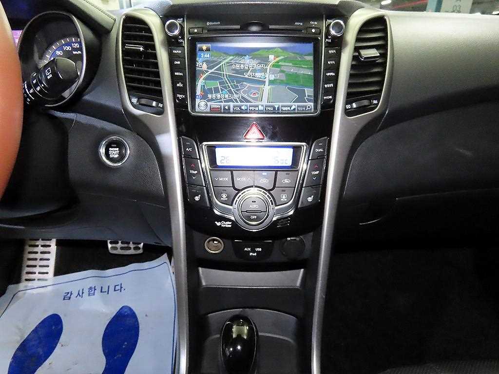 HYUNDAI i30 - Vista 11