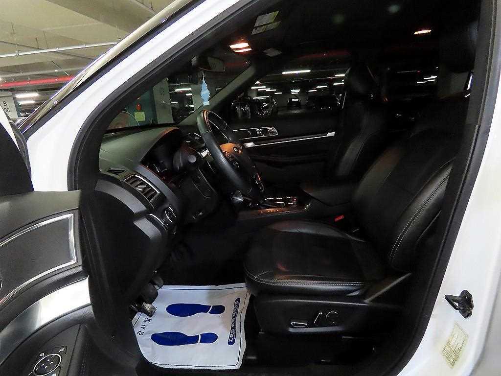 Ford Explorer - Vista 6