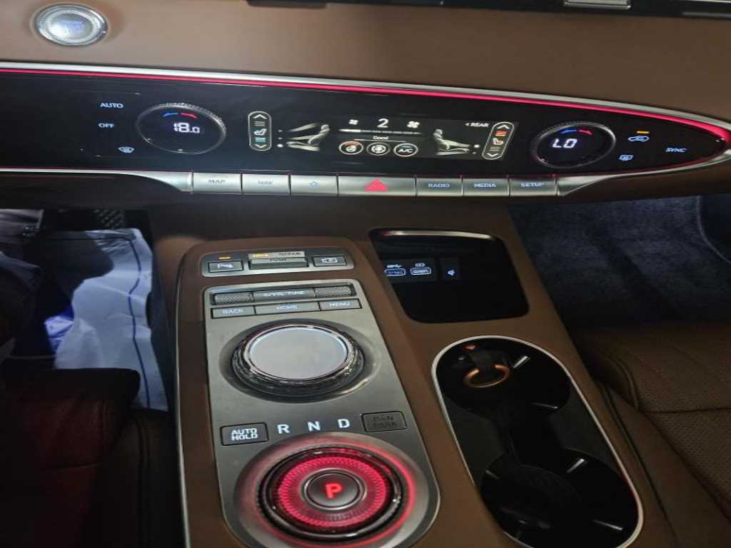 Genesis GV70 - Vista 10