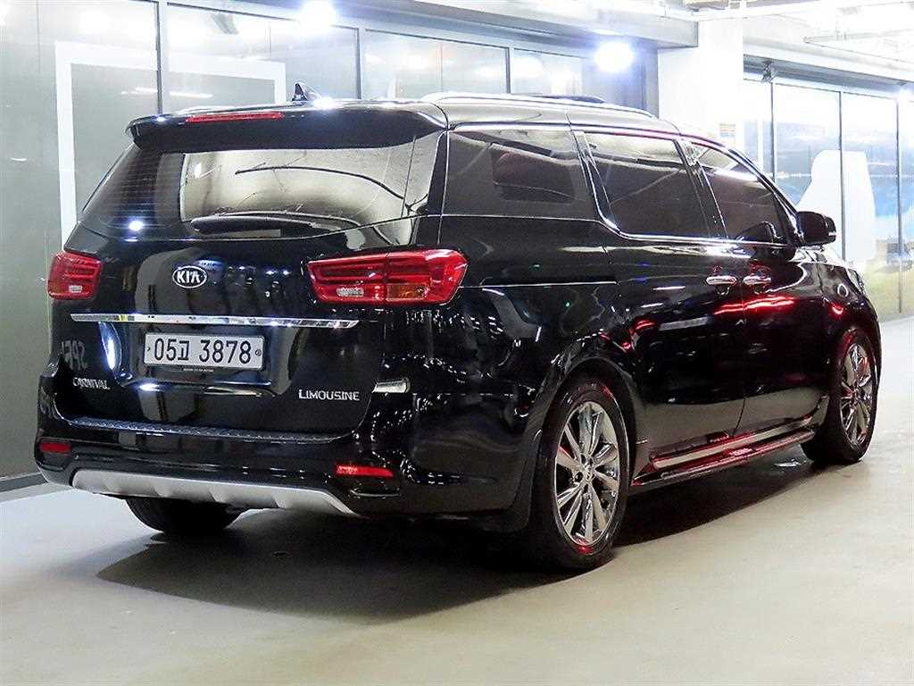 KIA Carnival - Vista 4