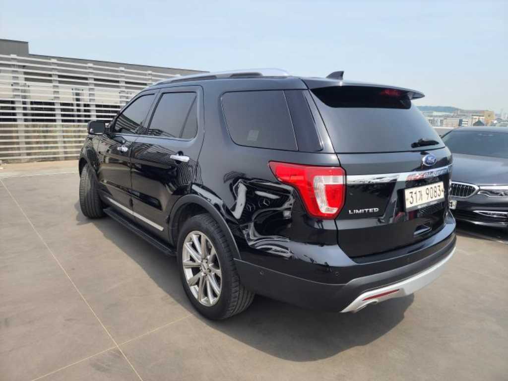Ford Explorer - Vista 4