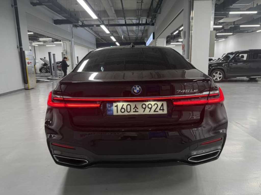 BMW 7 Series - Vista 3