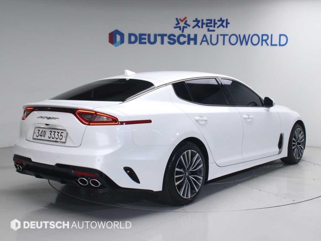 KIA Stinger - Vista 2