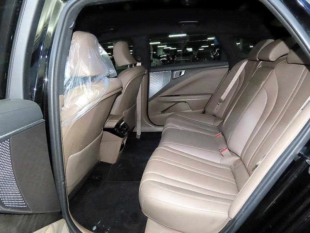 KIA K8 - Vista 7
