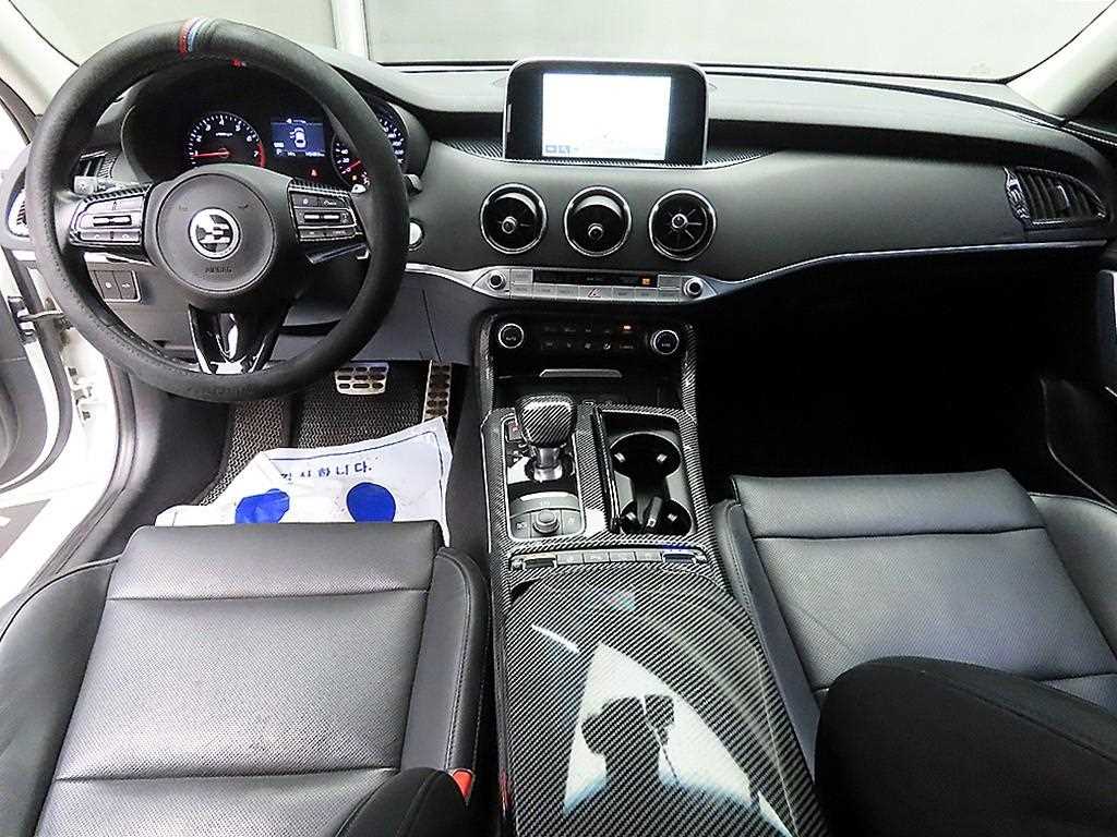 KIA Stinger - Vista 7