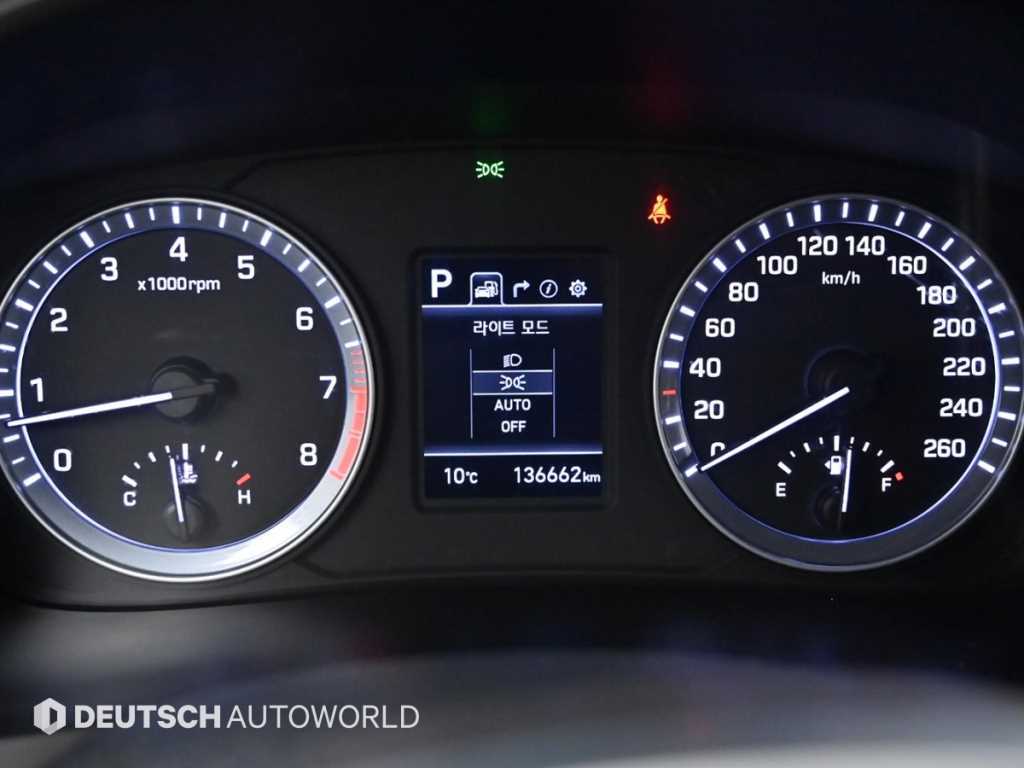 HYUNDAI Sonata - Vista 8