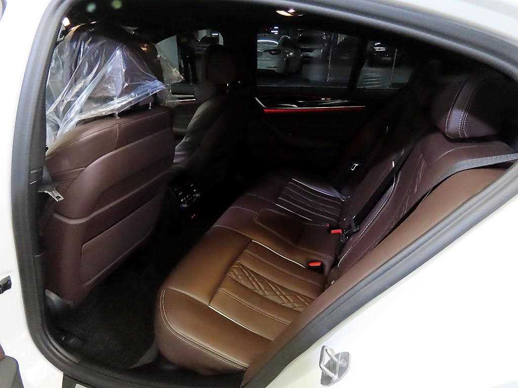 BMW 5 Series - Vista 7