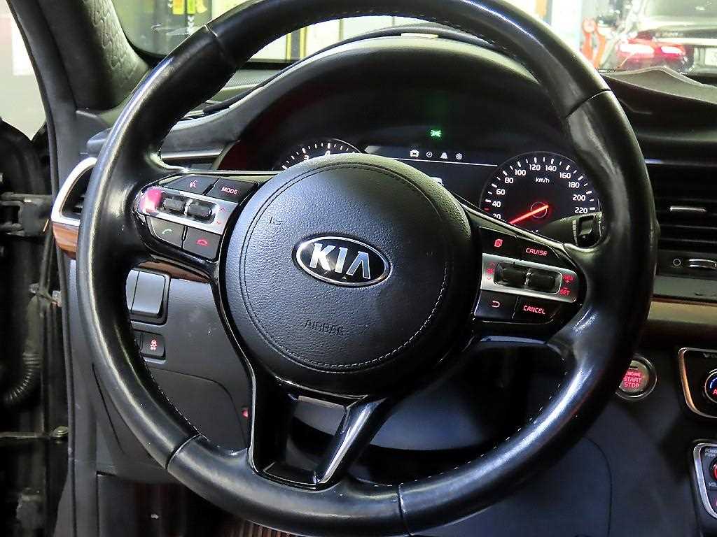 KIA K7 - Vista 8