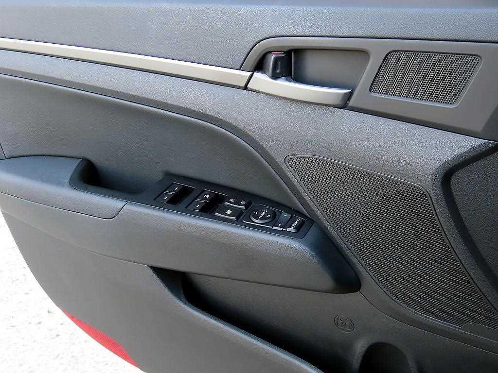 HYUNDAI Avante - Vista 11