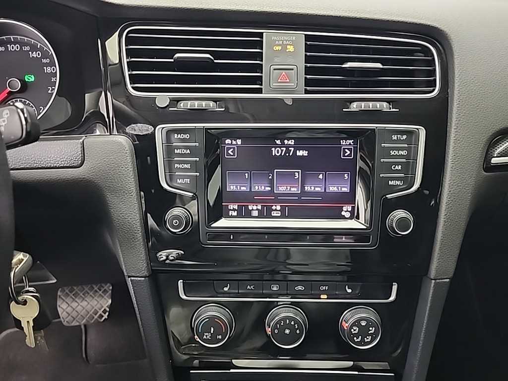 Volkswagen Golf - Vista 10