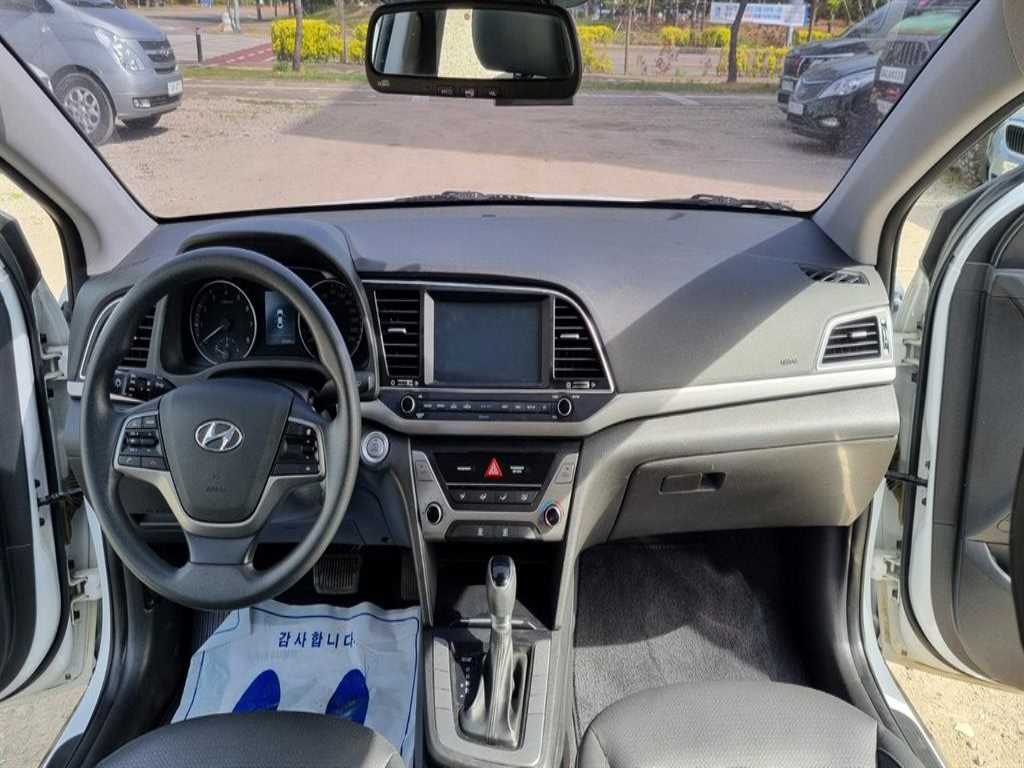 HYUNDAI Avante 2018 Blanco - Importación desde Corea - HF Imports Iquique - Foto 13