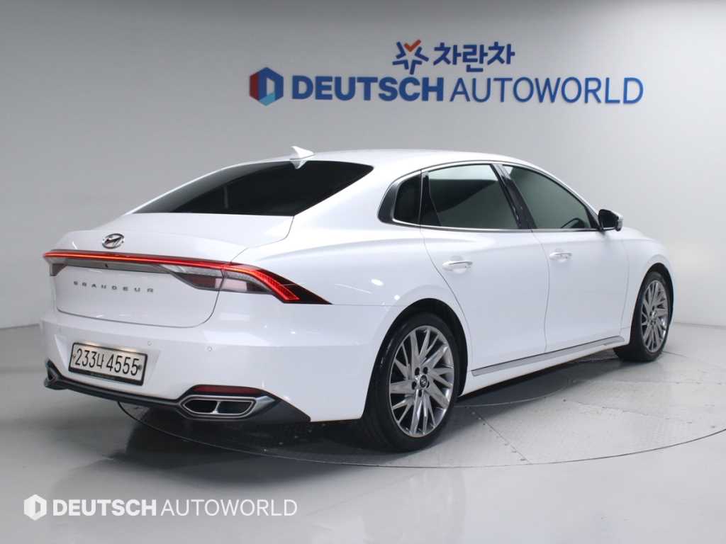 HYUNDAI Grandeur - Vista 4