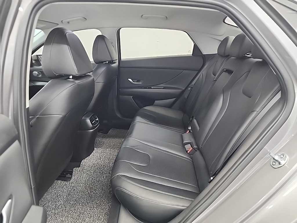 HYUNDAI Avante - Vista 12