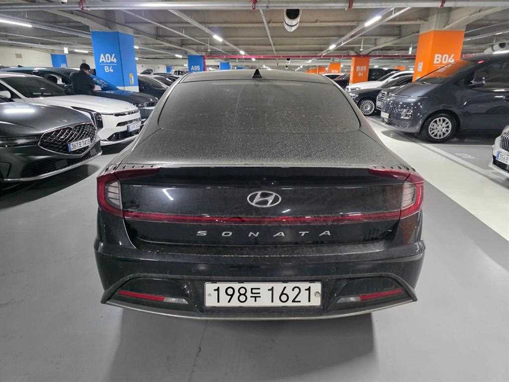 HYUNDAI Sonata - Vista 3