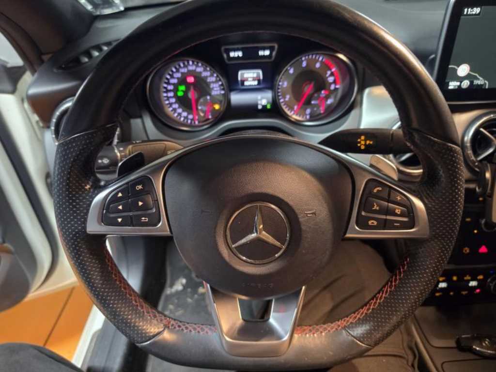 Mercedes Benz CLA Class - Vista 11