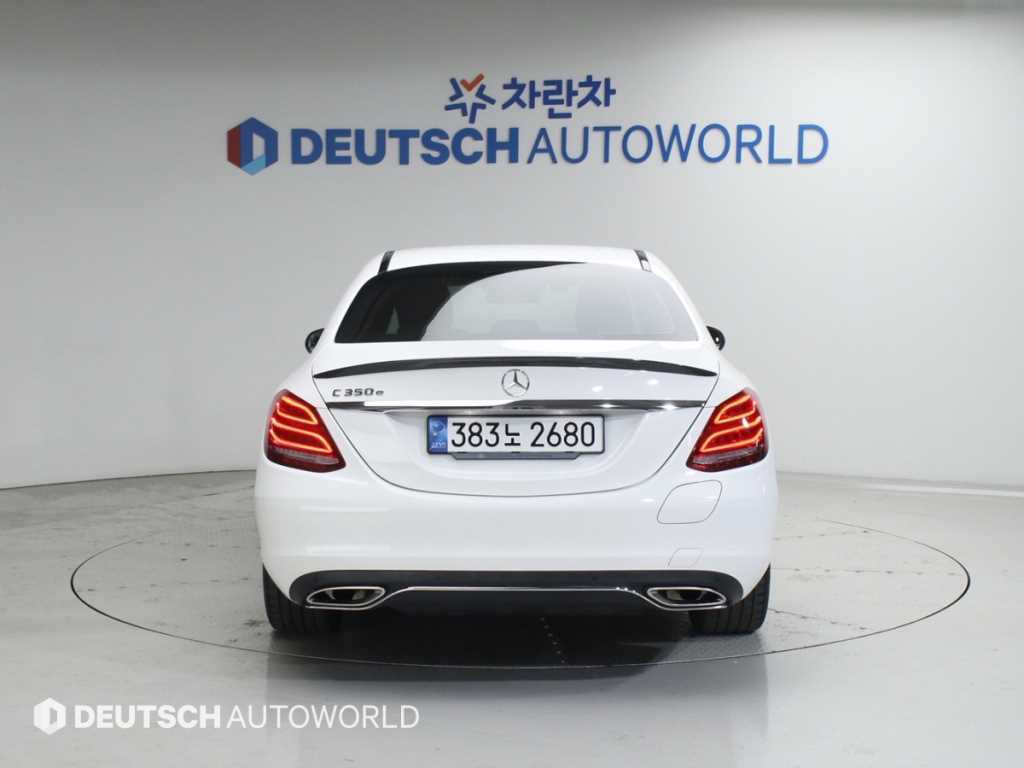 Mercedes Benz C Class - Vista 4