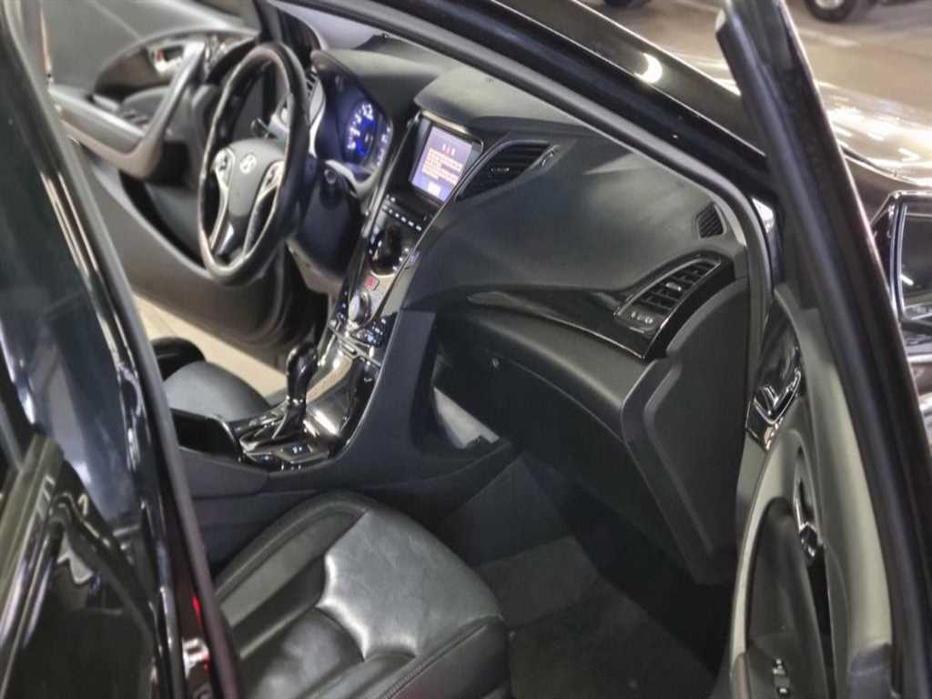 HYUNDAI Grandeur - Vista 10