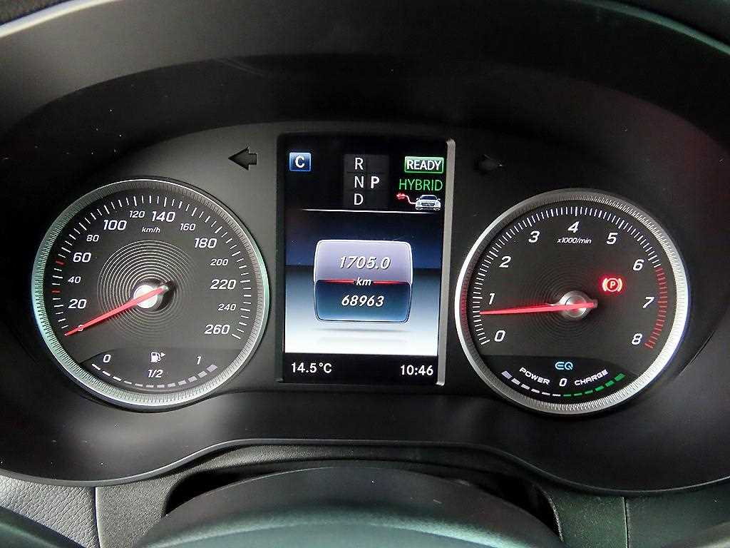 Mercedes Benz GLC Class - Vista 9