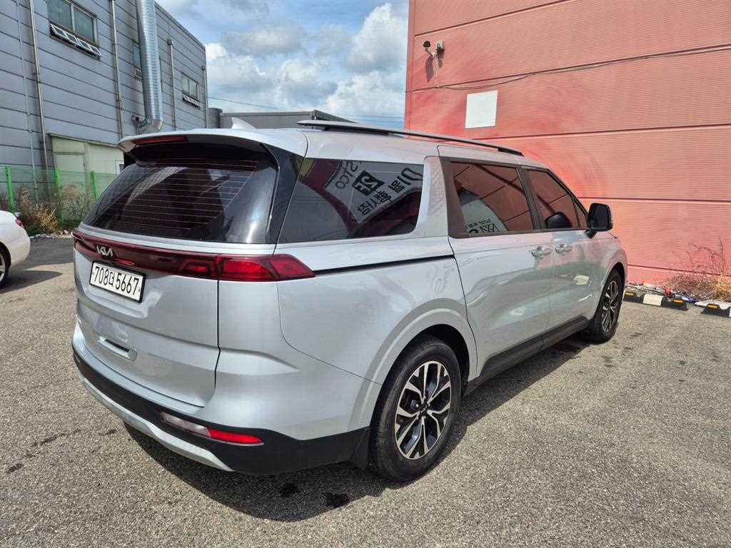 KIA Carnival - Vista 2