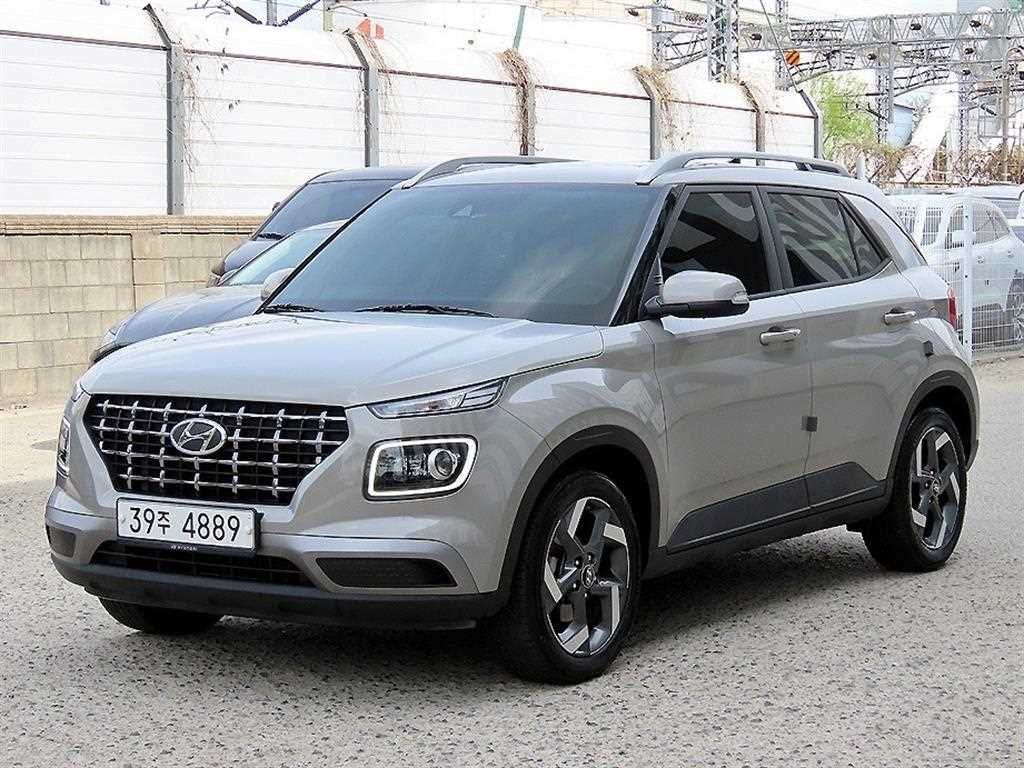 HYUNDAI Venue - Vista 2