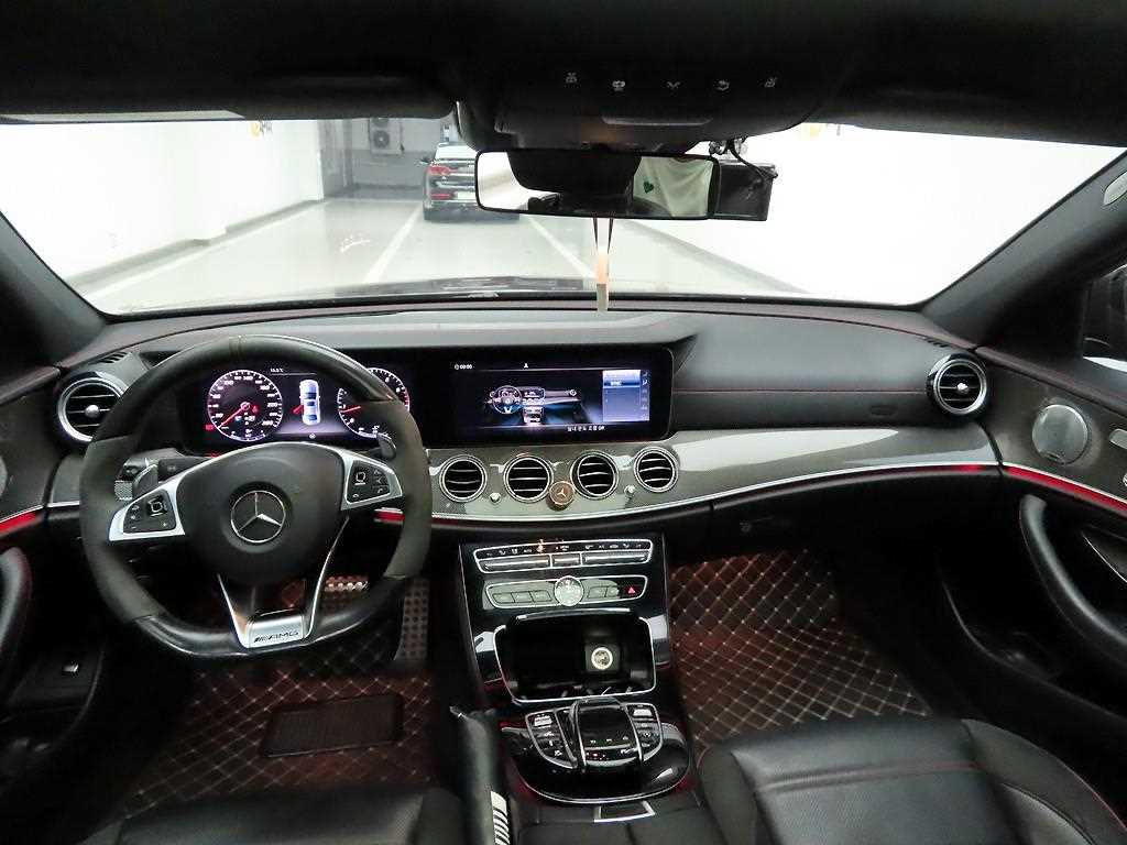 Mercedes Benz E class - Vista 6