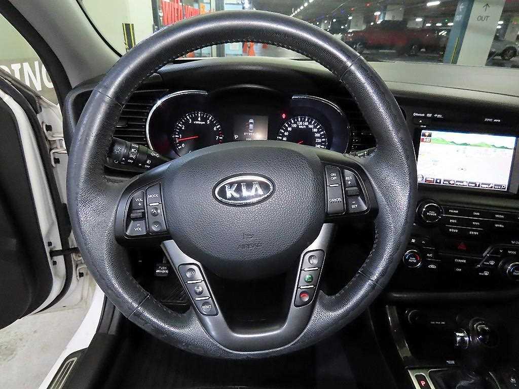 KIA K5 - Vista 8