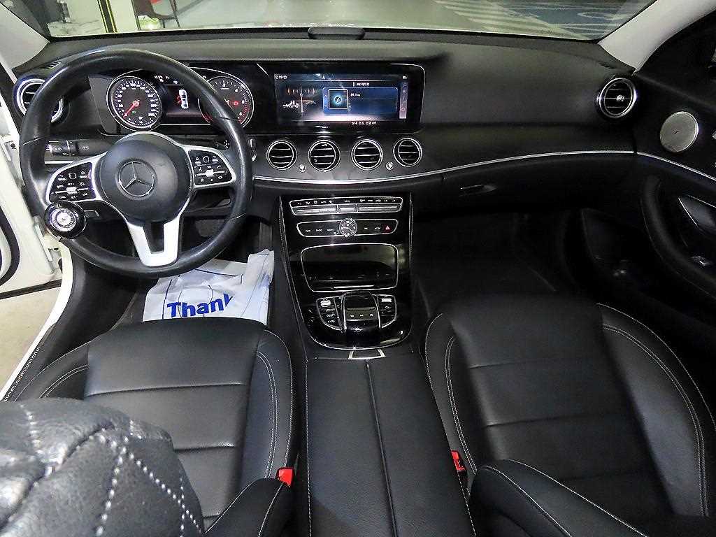 Mercedes Benz E class - Vista 10