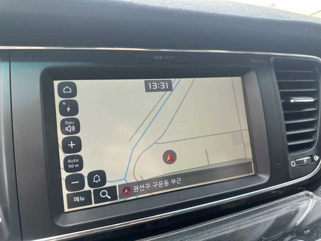 KIA Carnival - Vista 8