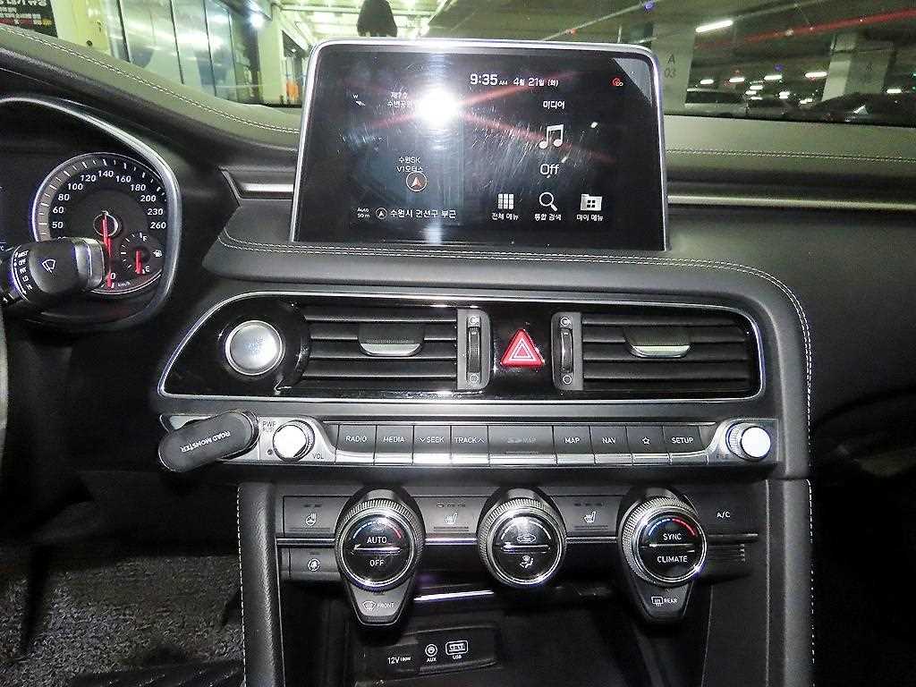 Genesis G70 - Vista 11