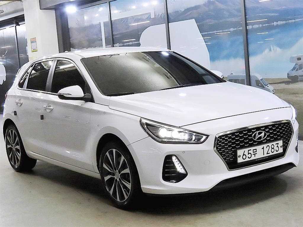 HYUNDAI i30 2018 Blanco - Importación desde Corea - HF Imports Iquique - Foto 1