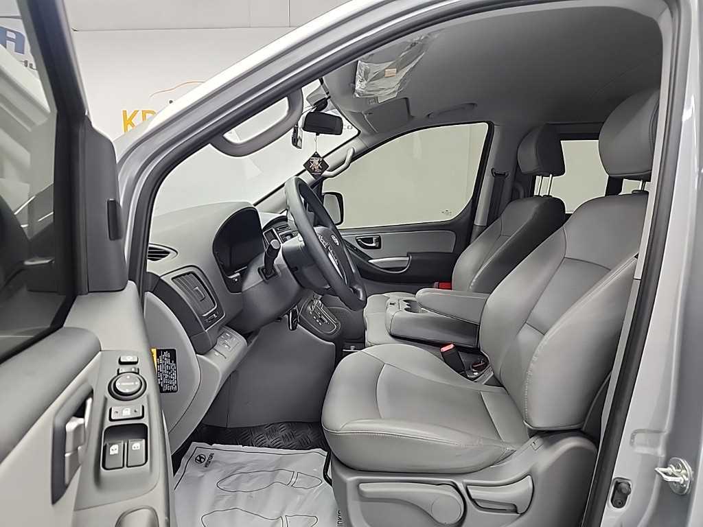 HYUNDAI Starex - Vista 11