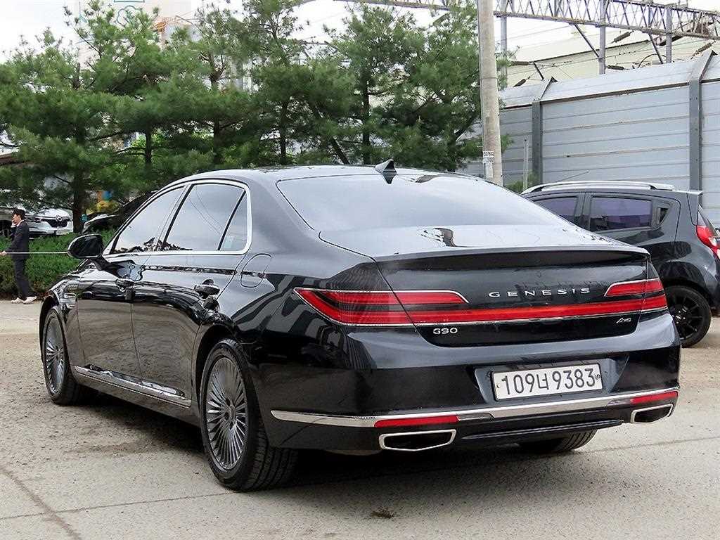 Genesis G90 - Vista 3