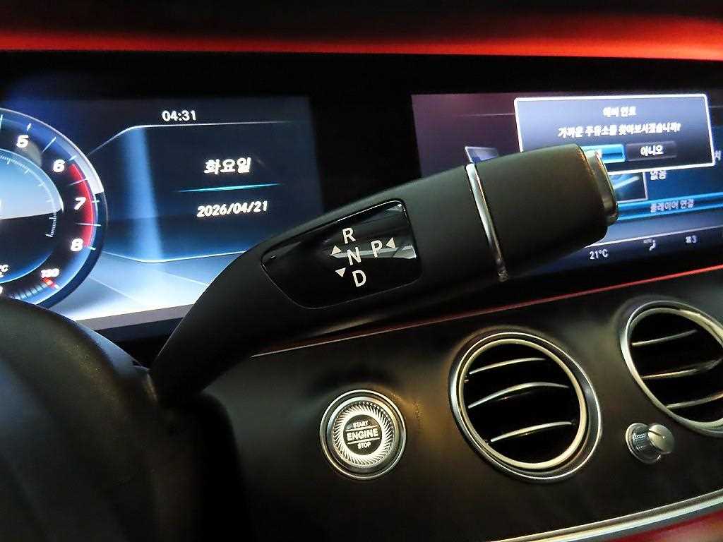 Mercedes Benz E class - Vista 12