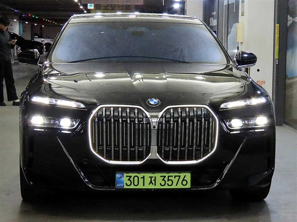 BMW 7 Series - Vista 2