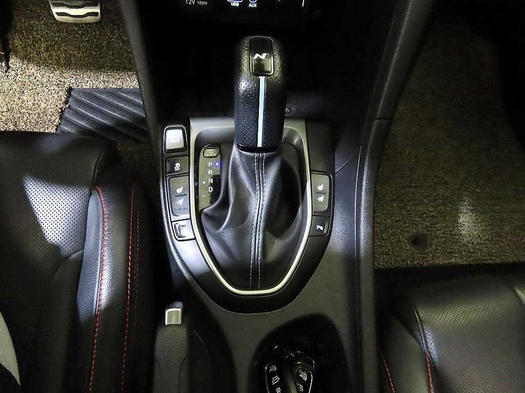 HYUNDAI Veloster - Vista 12