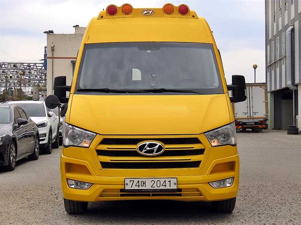 HYUNDAI Solati - Vista 2