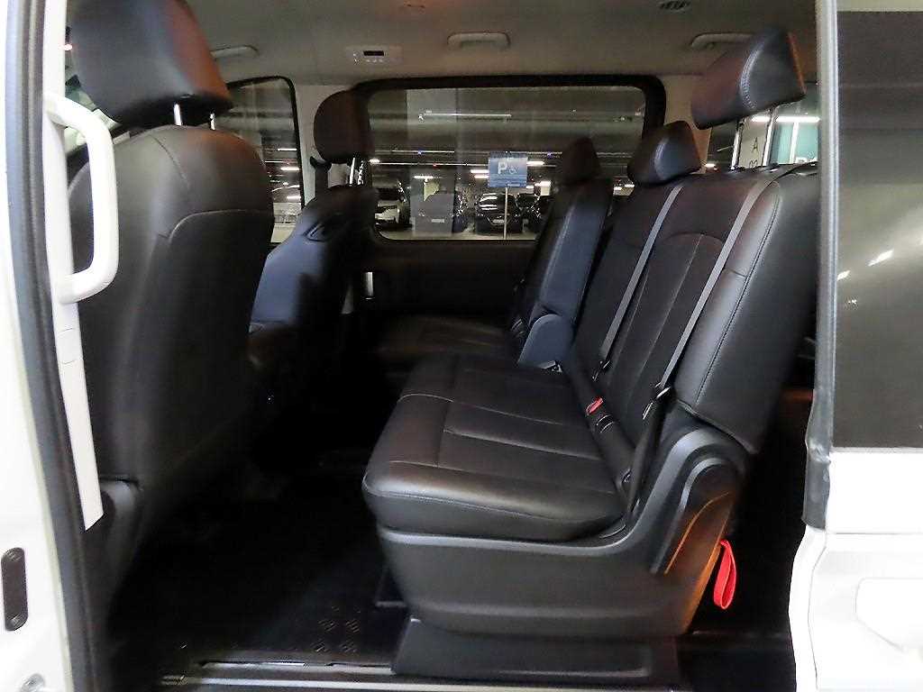 HYUNDAI Staria - Vista 7
