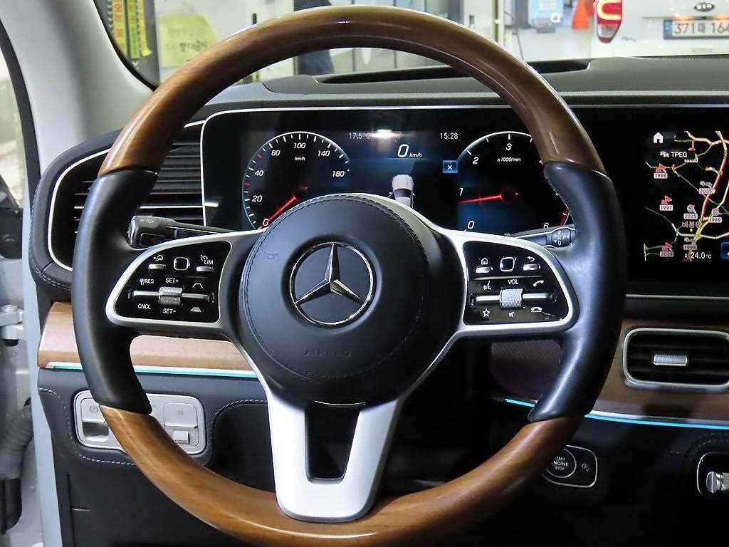 Mercedes Benz GLS Class - Vista 7
