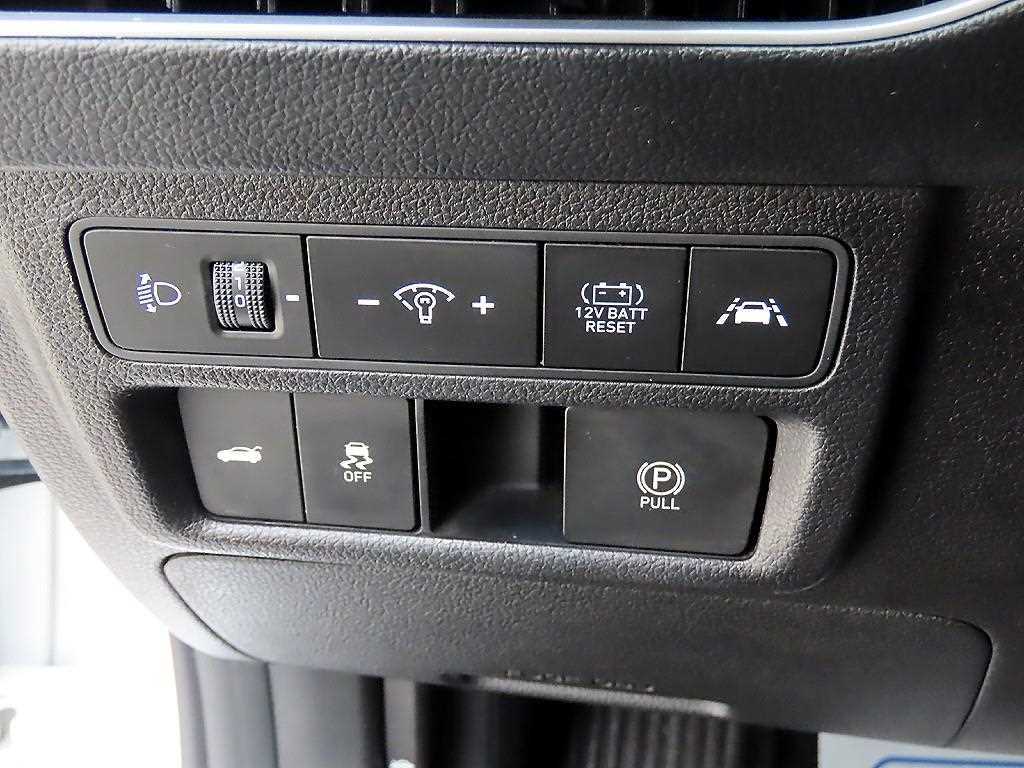 HYUNDAI Sonata - Vista 12