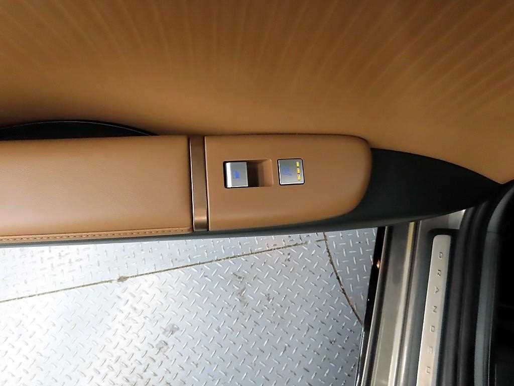 HYUNDAI Grandeur - Vista 12